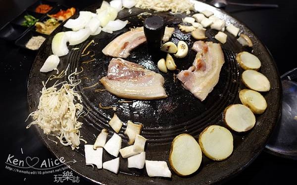 「三角三韓國道地烤肉(西門店)」Blog遊記的精采圖片