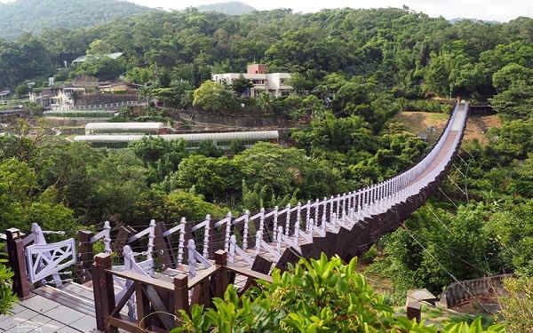 台北景點「白石湖吊橋」圖片