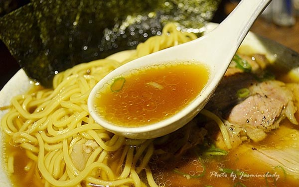 「鷹流東京醤油拉麺」Blog遊記的精采圖片